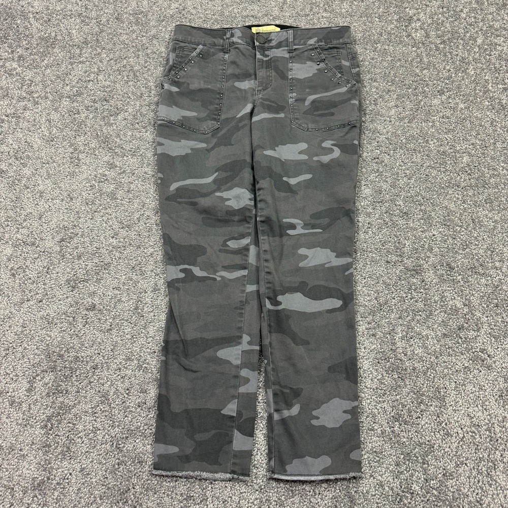 Democracy Gray & Black Camo Cropped Pants